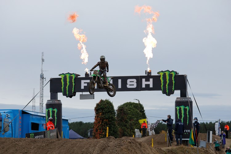 Career-First GP Moto Win For Roan van de Moosdijk